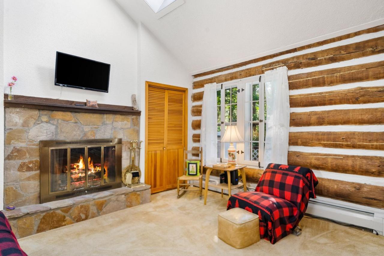 Cozy Condo By Tripp Lake Warrensburg Екстериор снимка