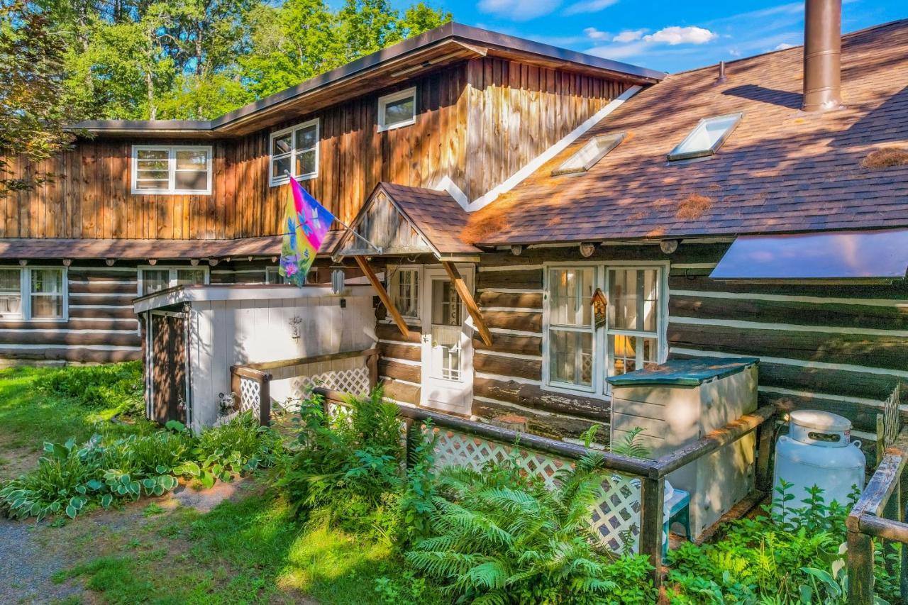 Cozy Condo By Tripp Lake Warrensburg Екстериор снимка